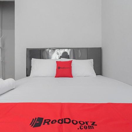 Отель Reddoorz Syariah Near Wisata Situ Gunung Sukabumi Kadudampit Экстерьер фото
