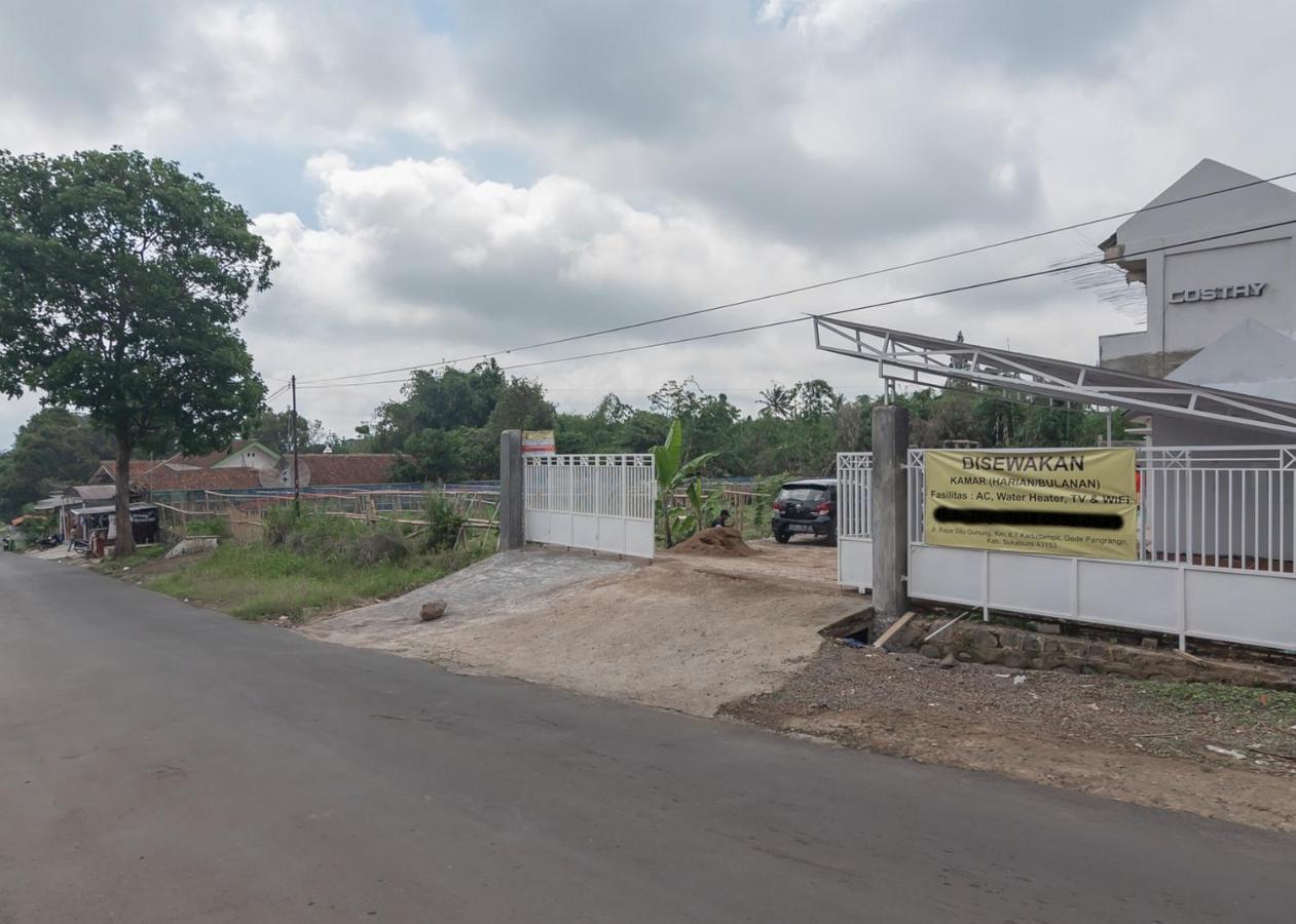 Отель Reddoorz Syariah Near Wisata Situ Gunung Sukabumi Kadudampit Экстерьер фото